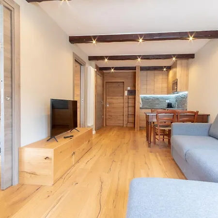 Bilocale Vicino Al Cretaz Con Posto Auto - As28 ברויל-קרוויניה